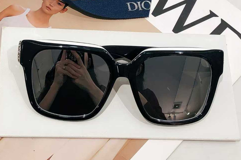 30Montaigne S11I Sunglasses Black Mirror