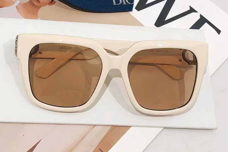 30Montaigne S11I Sunglasses Cream Brown