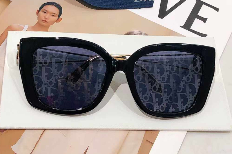 30Montaigne S13F Sunglasses Black Gray Logo