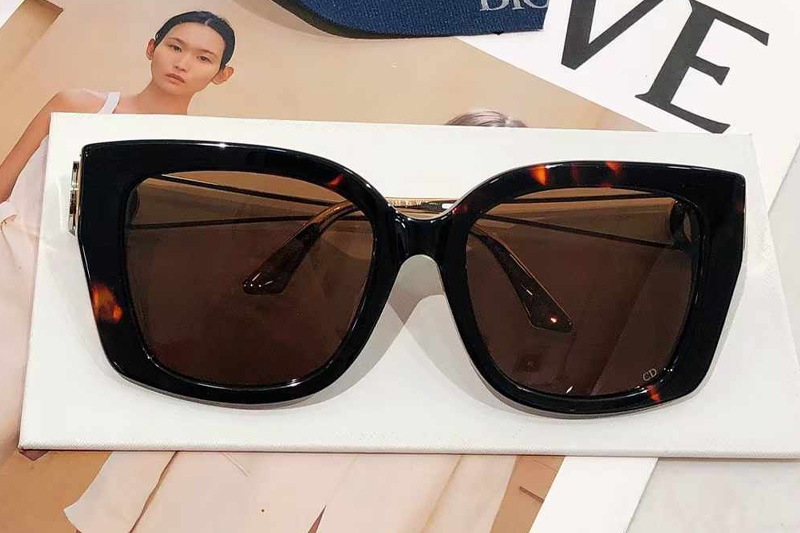 30Montaigne S13F Sunglasses Tortoise Brown