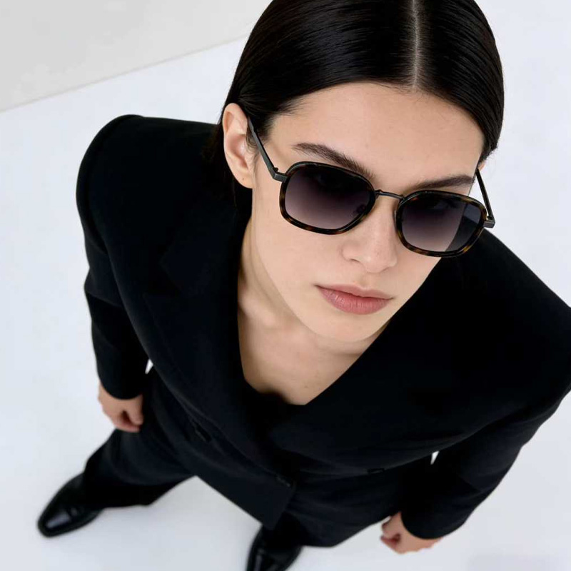 BV1427OA Sunglasses Tortoise Gunmetal Gradient Gray