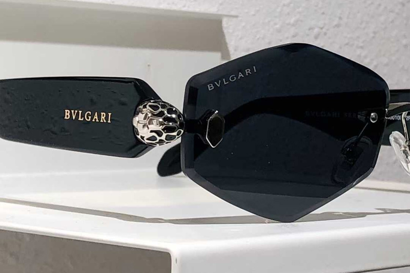 BV40010 Sunglasses Black Silver Gray