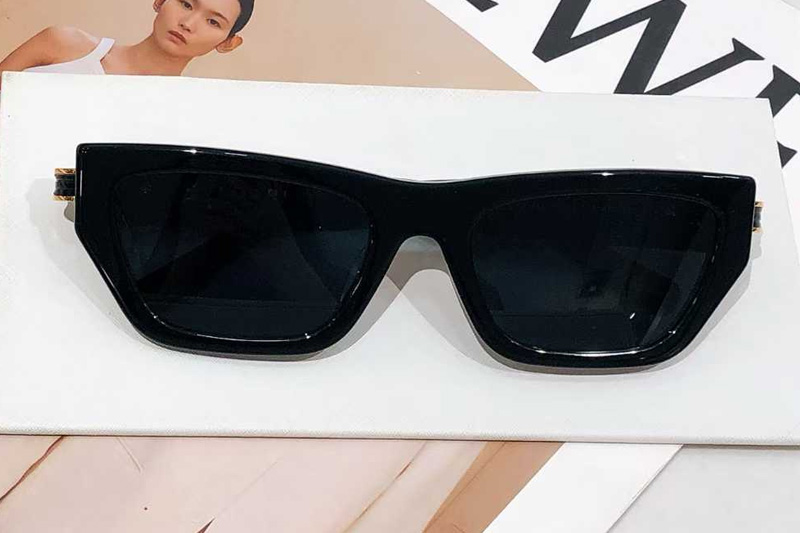 BV40047I Sunglasses Black Gray