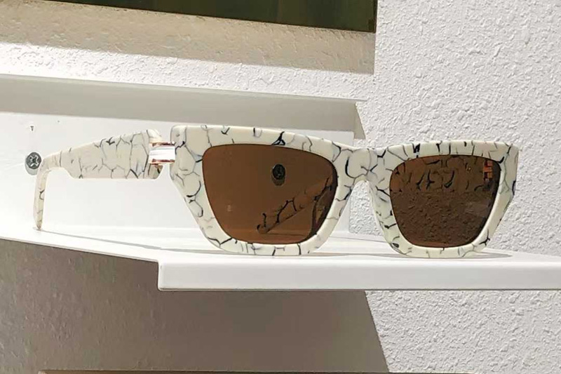 BV40047I Sunglasses White Brown