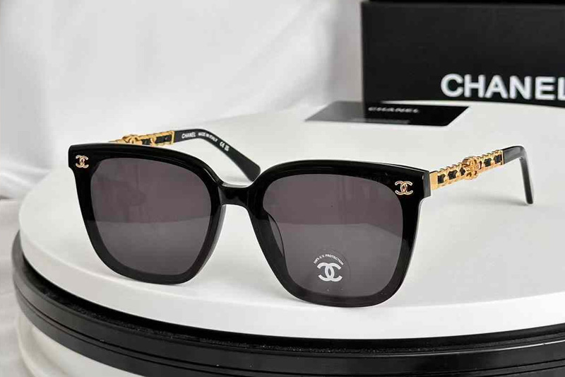 CH0537 Sunglasses Black Gold Gray