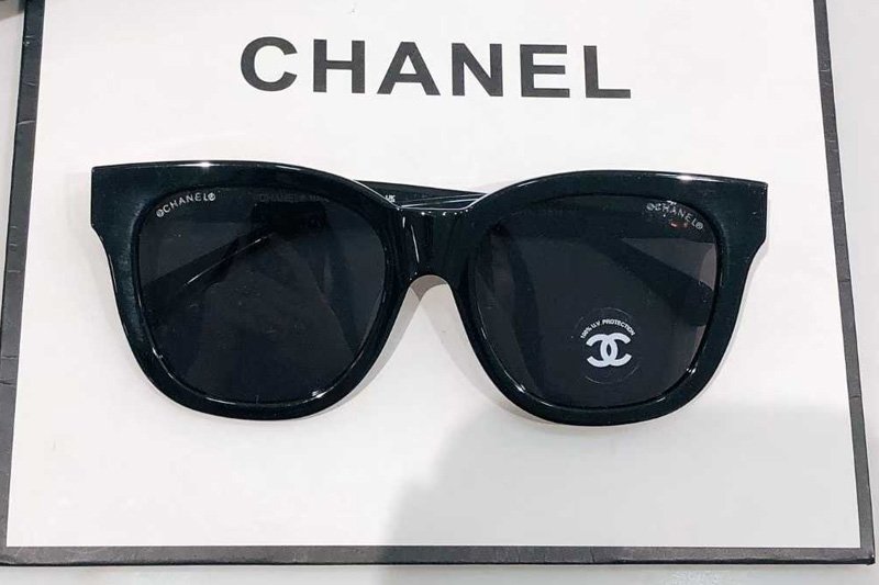 CH0550 Sunglasses Black Gray
