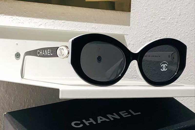 CH0551 Sunglasses Black White Gray