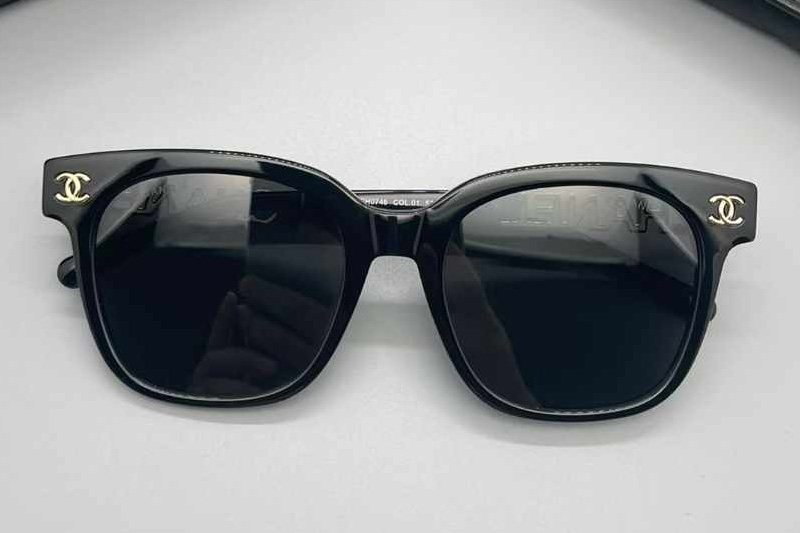 CH0748 Sunglasses Black Gold Gray
