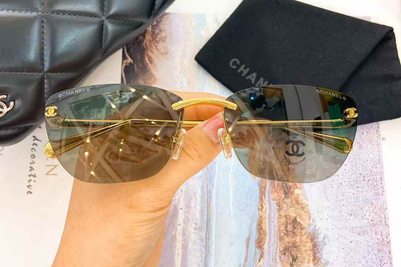 CH4286T Sunglasses Gold Gradient Green