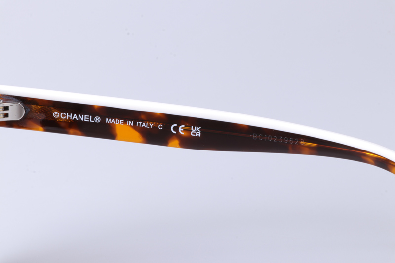 CH5414 Sunglasses Tortoise White Gradient Brown
