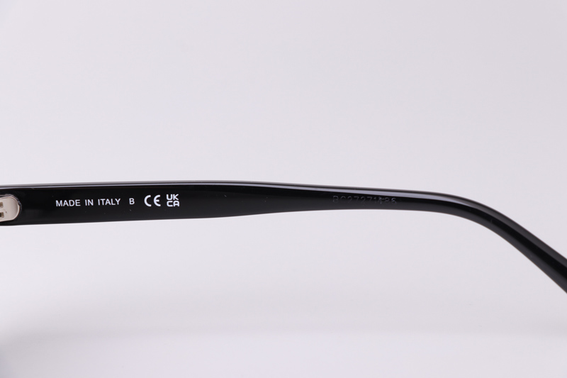 CH5416 Sunglasses Black Pink Gray