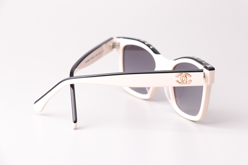 CH5417 Sunglasses White Black Gradient Gray