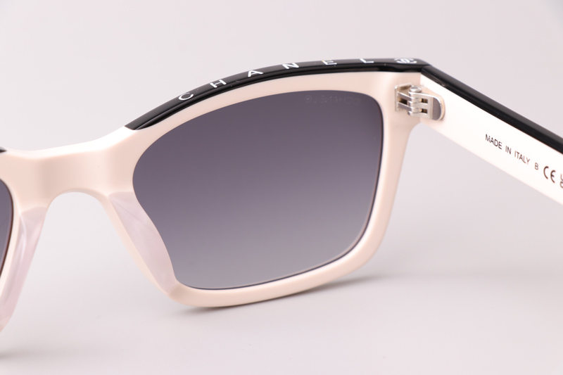 CH5417 Sunglasses White Black Gradient Gray