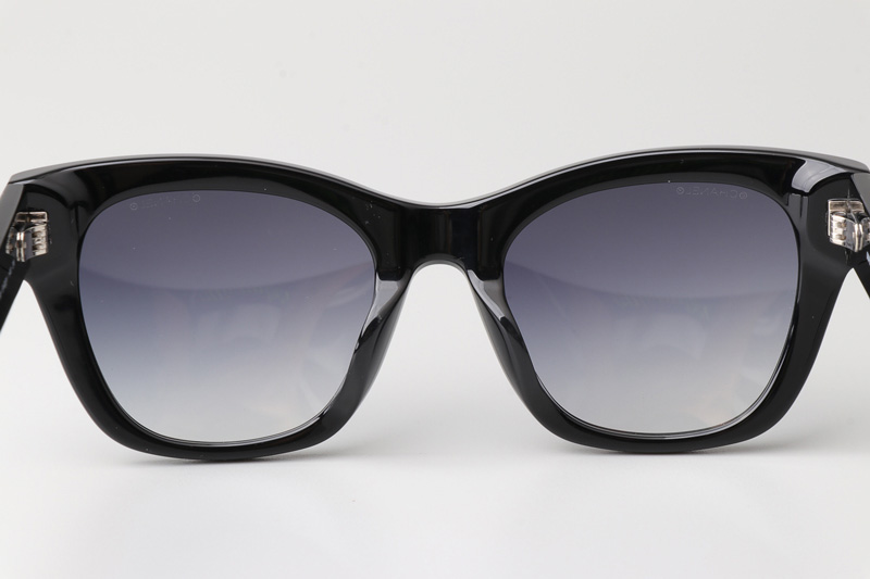 CH5478 Sunglasses Pearl Black Gradient Gray