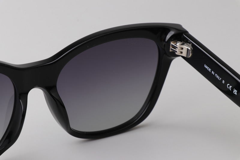 CH5482H Sunglasses Black Gradient Gray