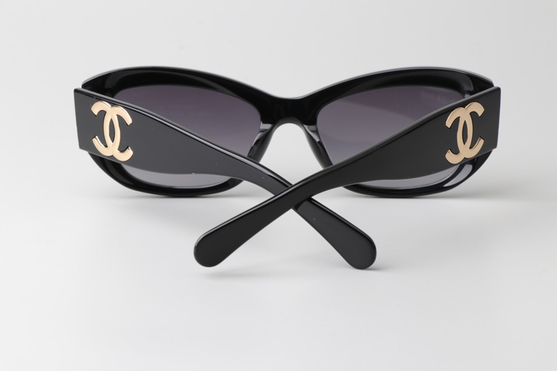 CH5493 Sunglasses Black Gold Gradient Gray