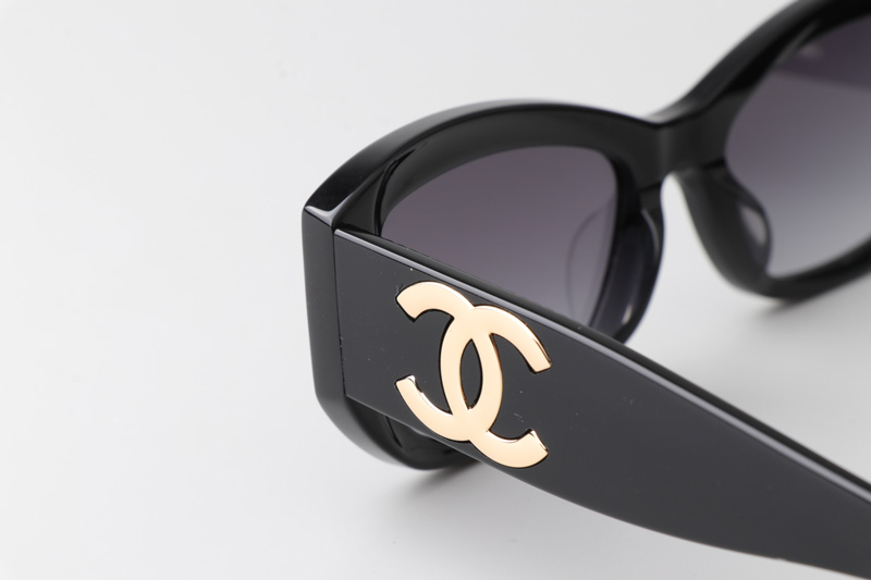 CH5493 Sunglasses Black Gold Gradient Gray