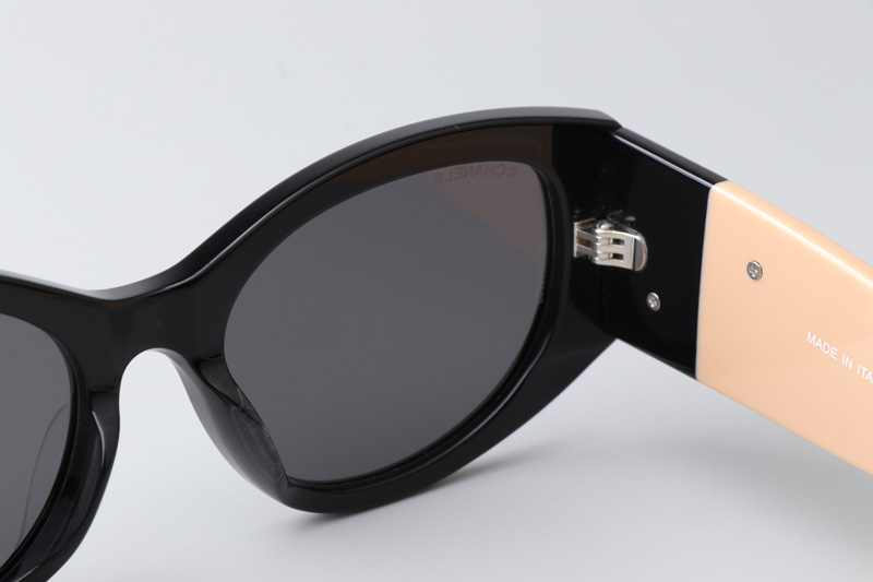 CH5524 Sunglasses Black Cream Gray