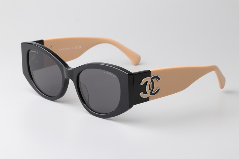 CH5524 Sunglasses Black Cream Gray
