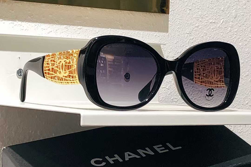 CH5531 Sunglasses Black Gradient Gray