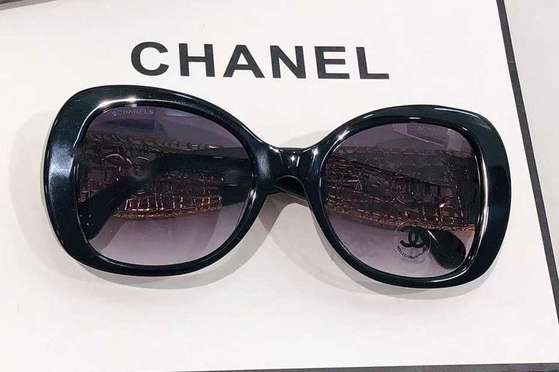 CH5531 Sunglasses Black Gradient Gray