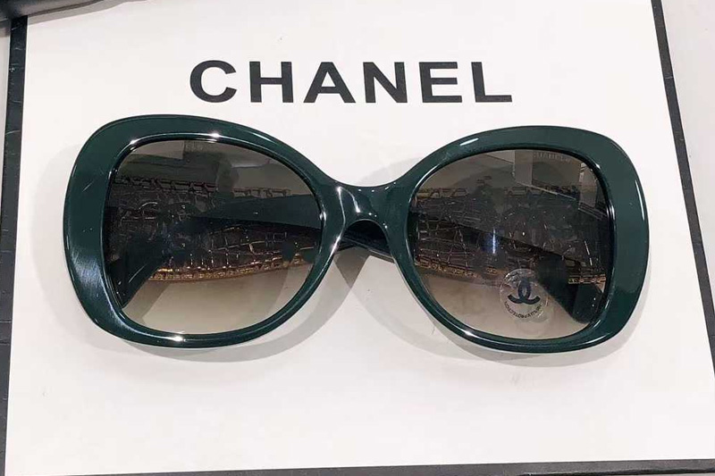 CH5531 Sunglasses Green Gradient Green