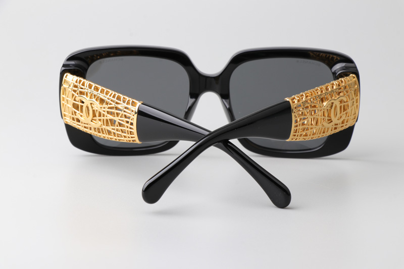 CH5532 Sunglasses Black Gold Gray