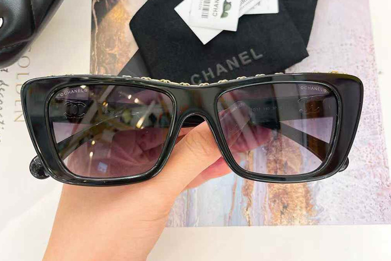 CH5540 Sunglasses Black Gradient Gray