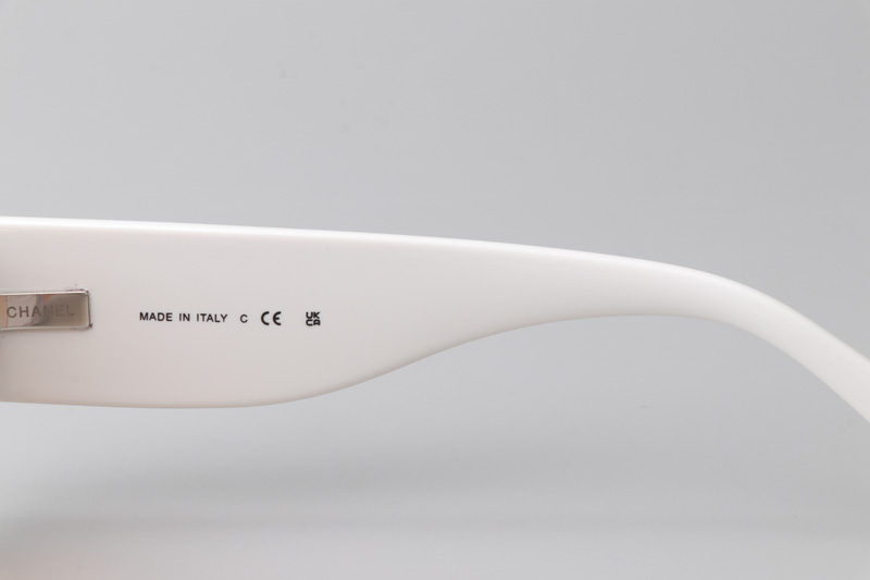 CH6056 Sunglasses Black White Brown