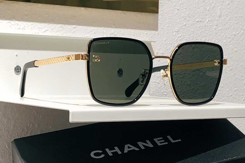 CH7403 Sunglasses Black Gold Green