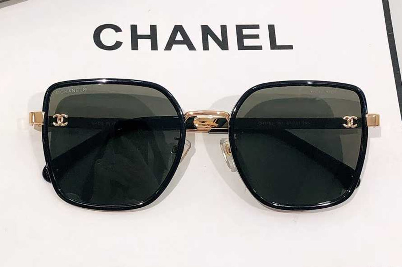 CH7403 Sunglasses Black Gold Green