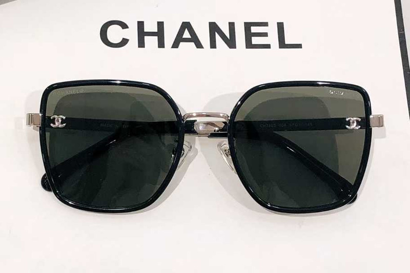 CH7403 Sunglasses Black Silver Green