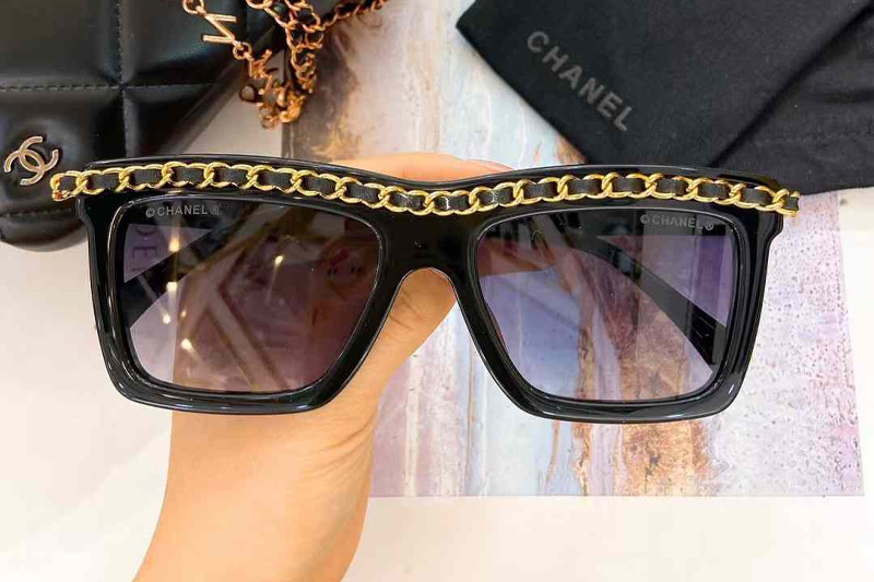 CH9144 Sunglasses Black Gold Gradient Gray
