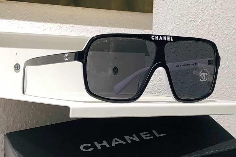 CH9158 Sunglasses Black White Gray