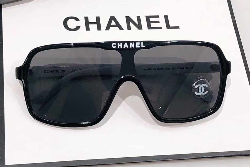 CH9158 Sunglasses Black White Gray