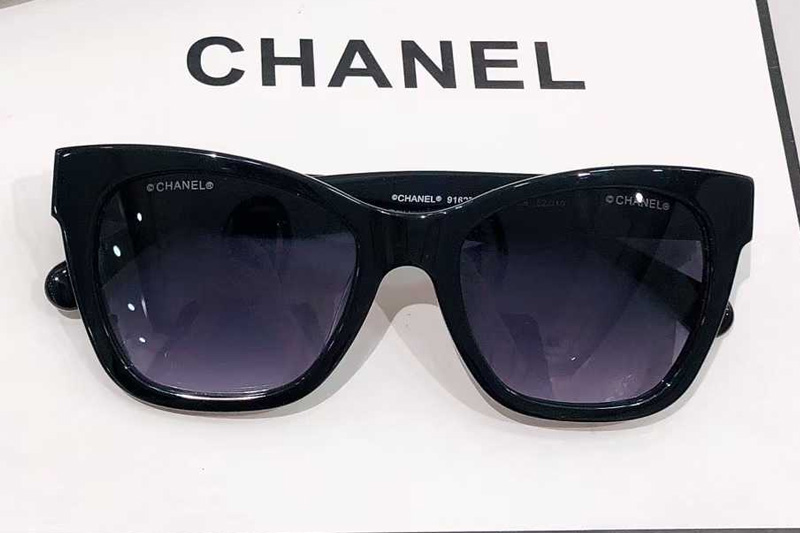 CH9162B Sunglasses Black Gradient Gray