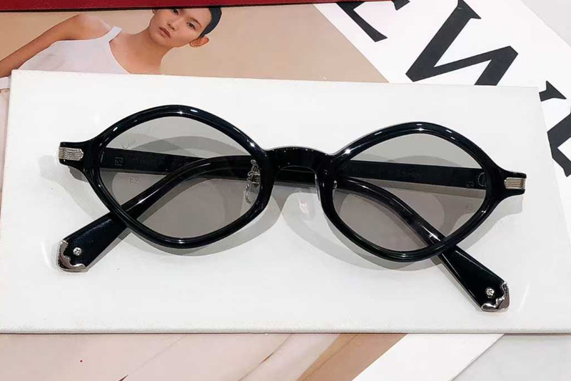 CT0540S Sunglasses Black Silver Light Gray