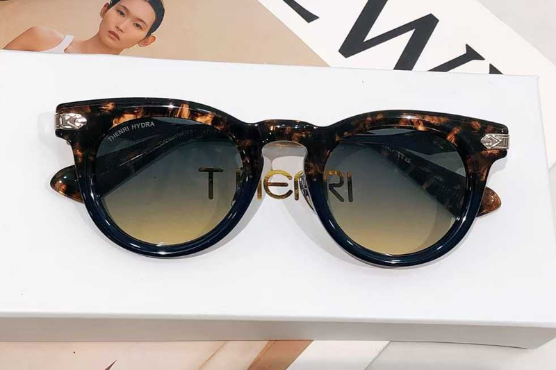 Carbon1of199 Sunglasses Tortoise Black Gradient Gray