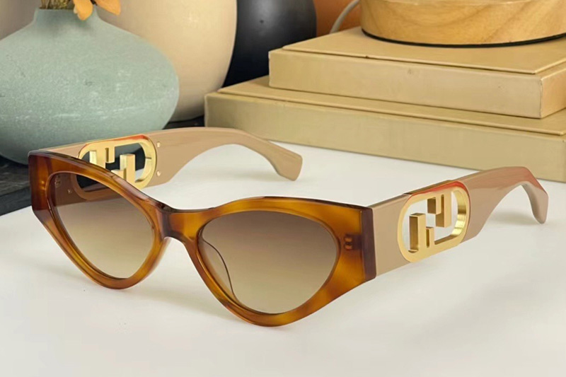 FE40049 Sunglasses In Brown