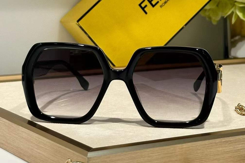 FE40139I Sunglasses Black Gold Gradient Gray