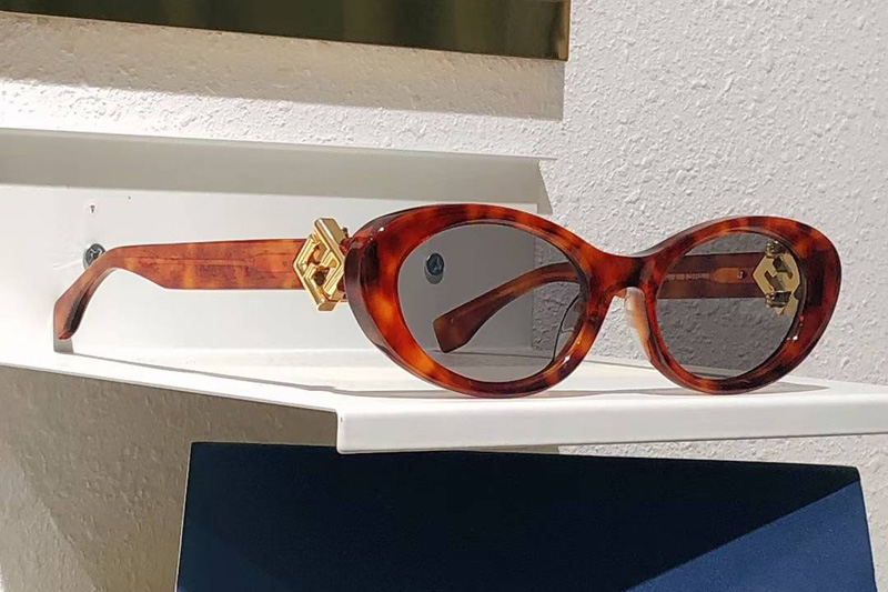 FE40150I Sunglasses Tortoise Gray