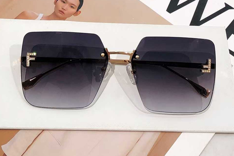 FE4082US Sunglasses Gold Gradient Gray