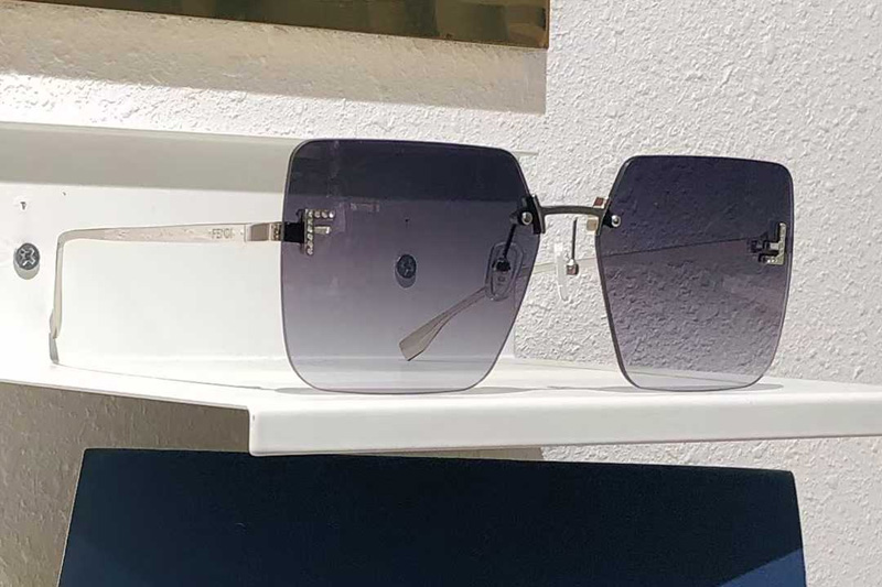 FE4082US Sunglasses Silver Gradient Gray