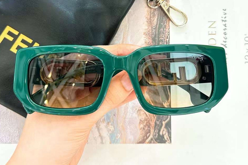 FE8362 Sunglasses Green Gradient Blue