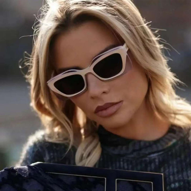 FF40034U Sunglasses In White Grey