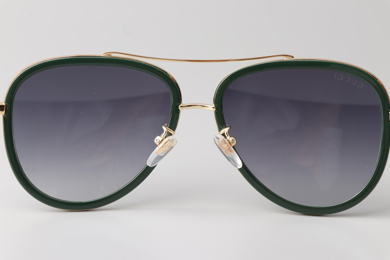 GG0062S Sunglasses Green Gold Gradient Gray