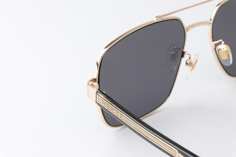 GG0529S Sunglasses Gold Black Gray