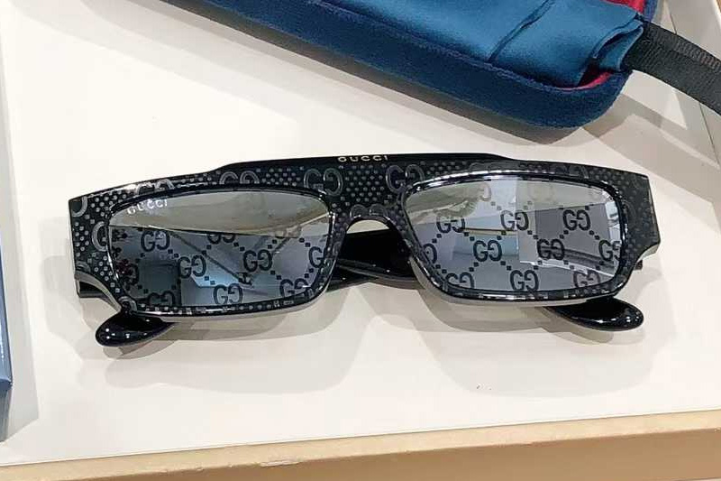 GG1592S Sunglasses Black Silver Logo