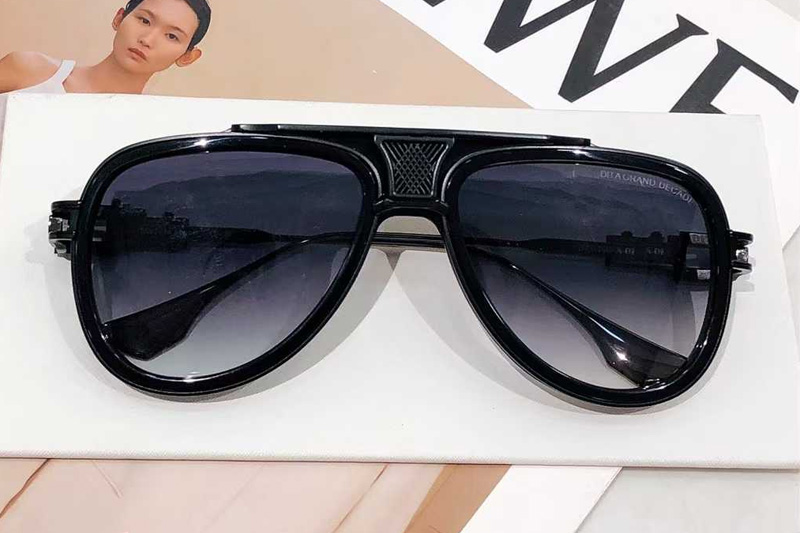 Grand Decade DTS460 Sunglasses Black Gradient Gray