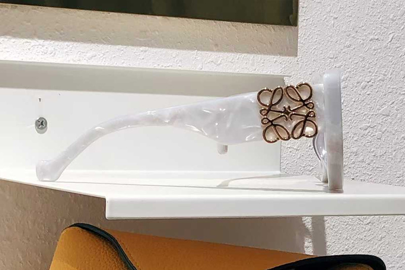 LW40154U Sunglasses White Gray